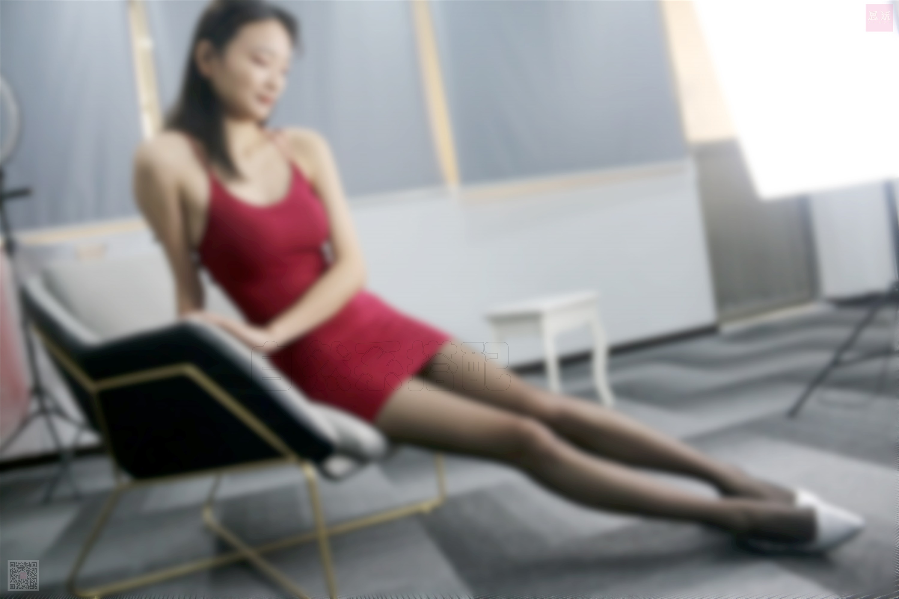 SiHua思话  SH025 kiki 涂指甲油的红裙少女